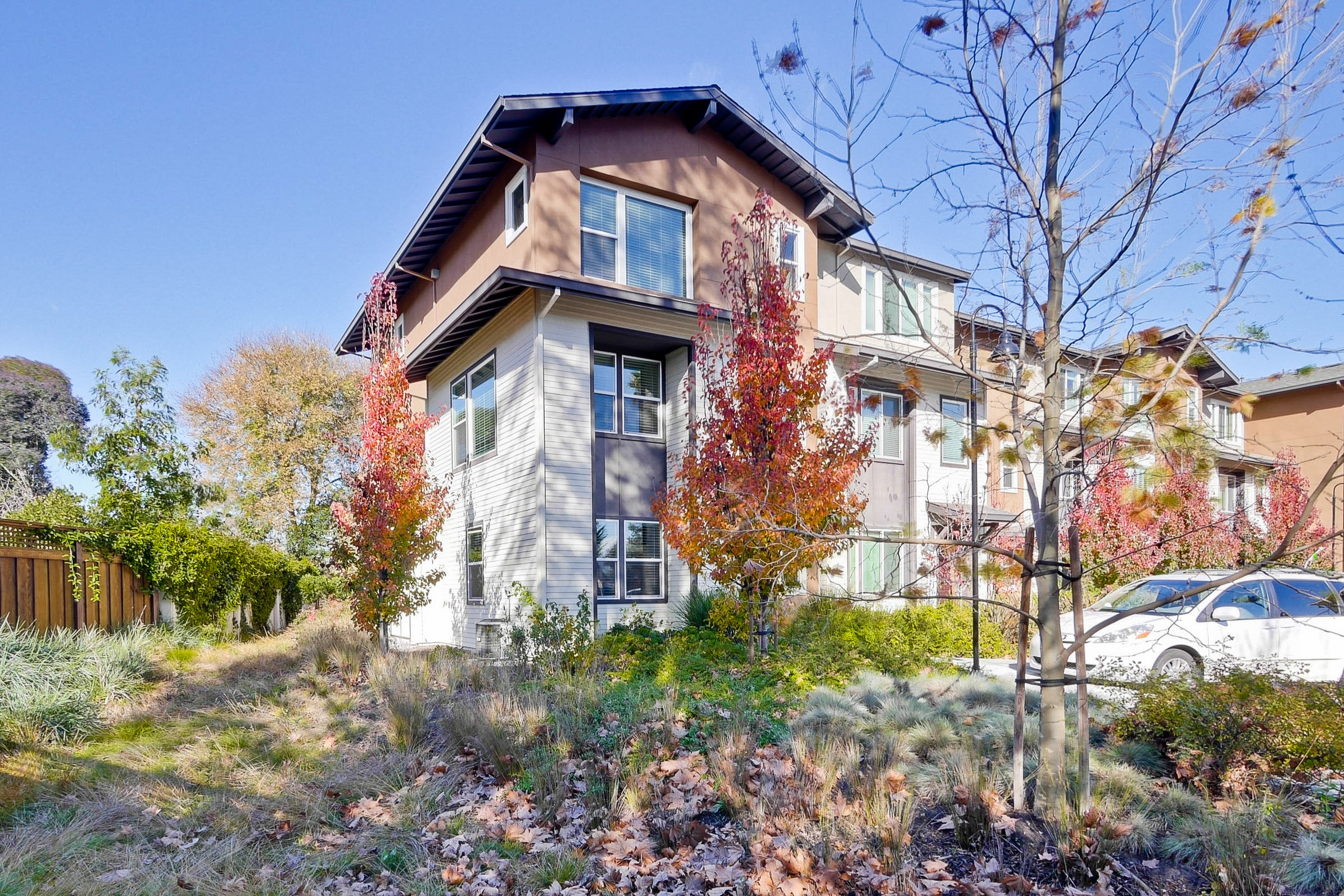 Saffron Way - Thompson Neighborhood