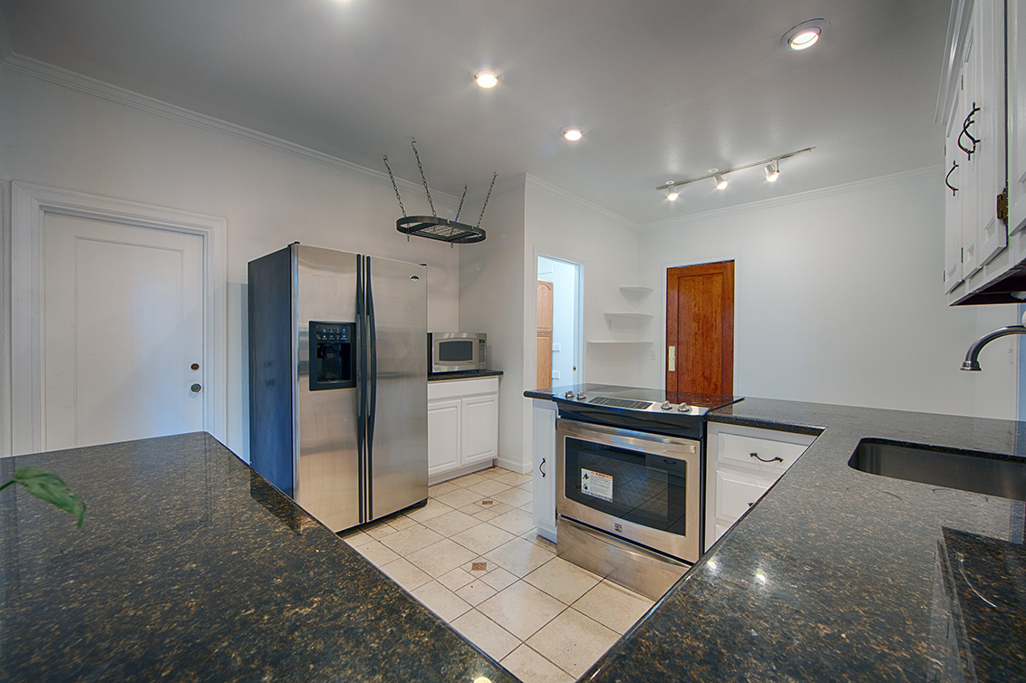 Kitchen (C) picture - 2055 Alameda Way, San Jose 95126