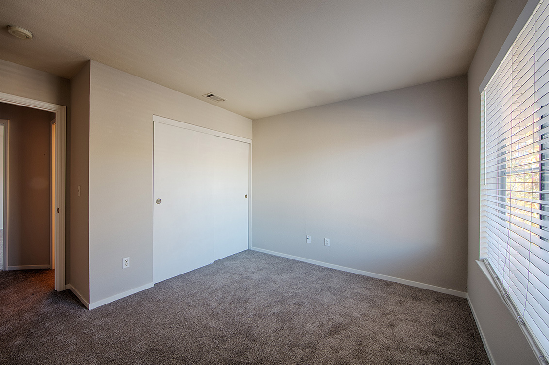 Bedroom 3 (B) picture - 337 Ballymore Cir, San Jose 95136