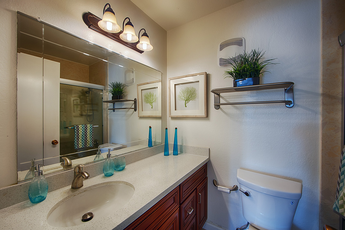 Bathroom 2 (A) picture - 910 Beach Park Blvd 100, Foster City 94404