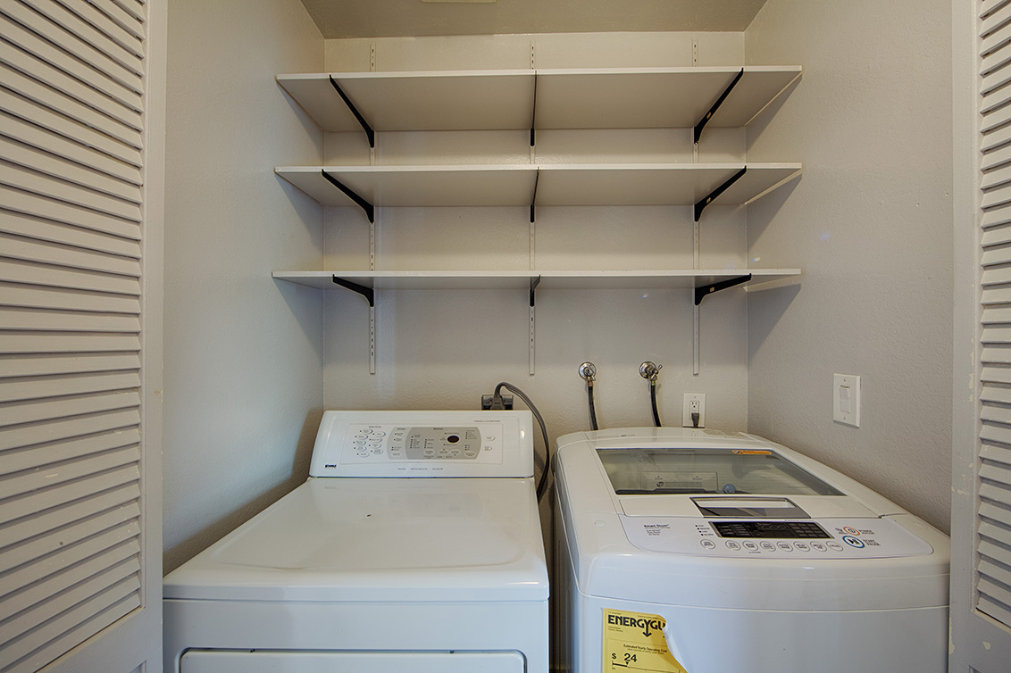 Laundry (A) picture - 910 Beach Park Blvd 100, Foster City 94404