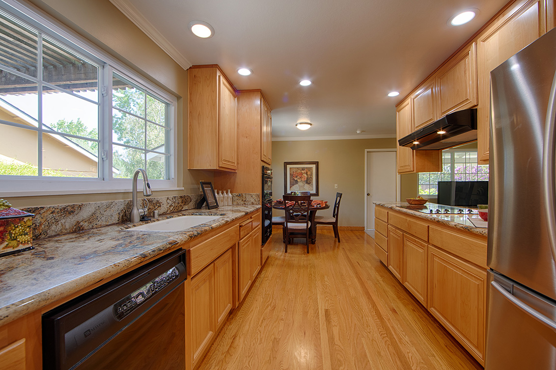 Kitchen (C) Picture - 105 Belglen Way, Los Gatos 95032 Kitchen (C) picture - 105 Belglen Way, Los Gatos 95032