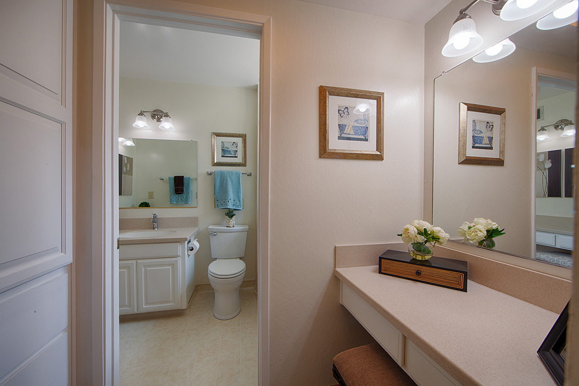 Master Dressing Area (A) Picture - 105 Belglen Way, Los Gatos 95032 Master Dressing Area (A) picture - 105 Belglen Way, Los Gatos 95032