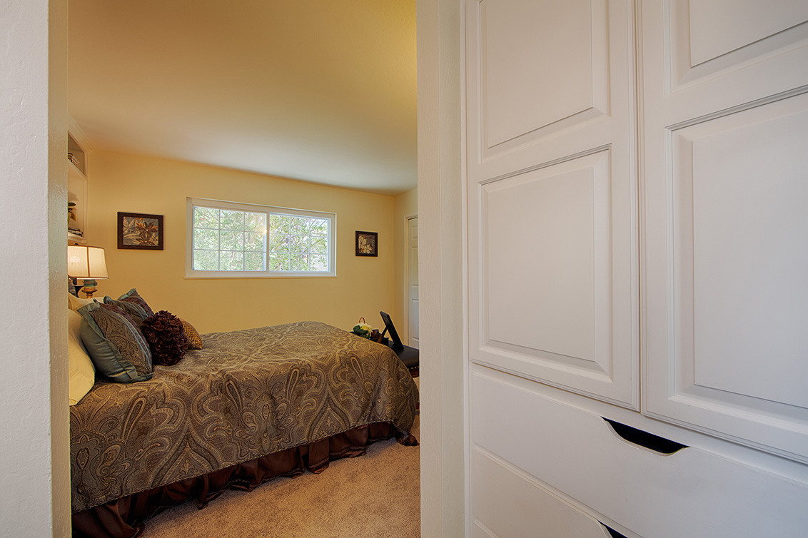 Master Dressing Area (B) Picture - 105 Belglen Way, Los Gatos 95032 Master Dressing Area (B) picture - 105 Belglen Way, Los Gatos 95032