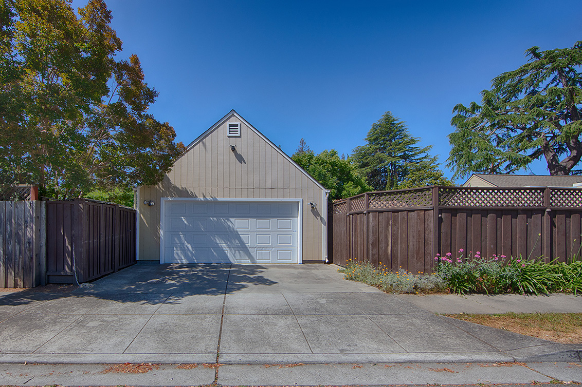 Garage (A) Picture - 90 Dexter Ave, Redwood City 94063 Garage (A) picture - 90 Dexter Ave, Redwood City 94063