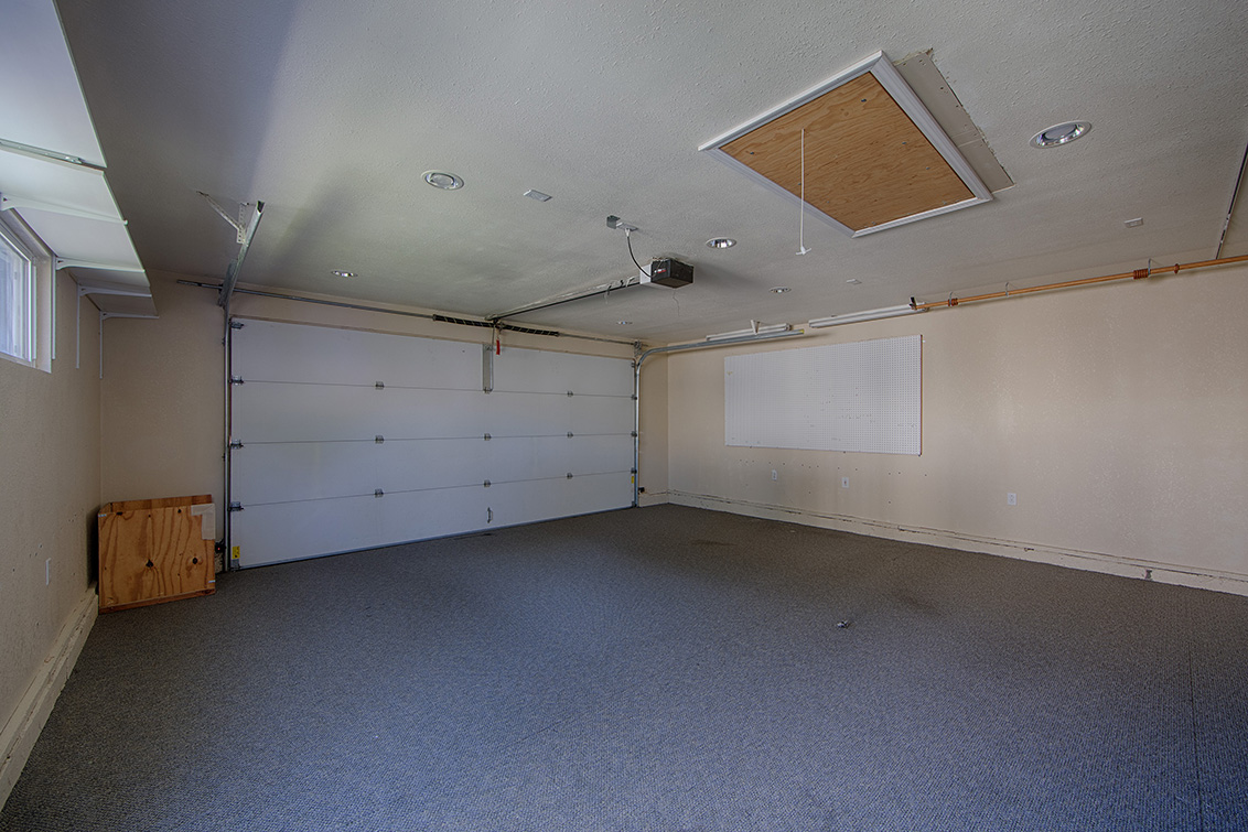 Garage (B) Picture - 90 Dexter Ave, Redwood City 94063 Garage (B) picture - 90 Dexter Ave, Redwood City 94063