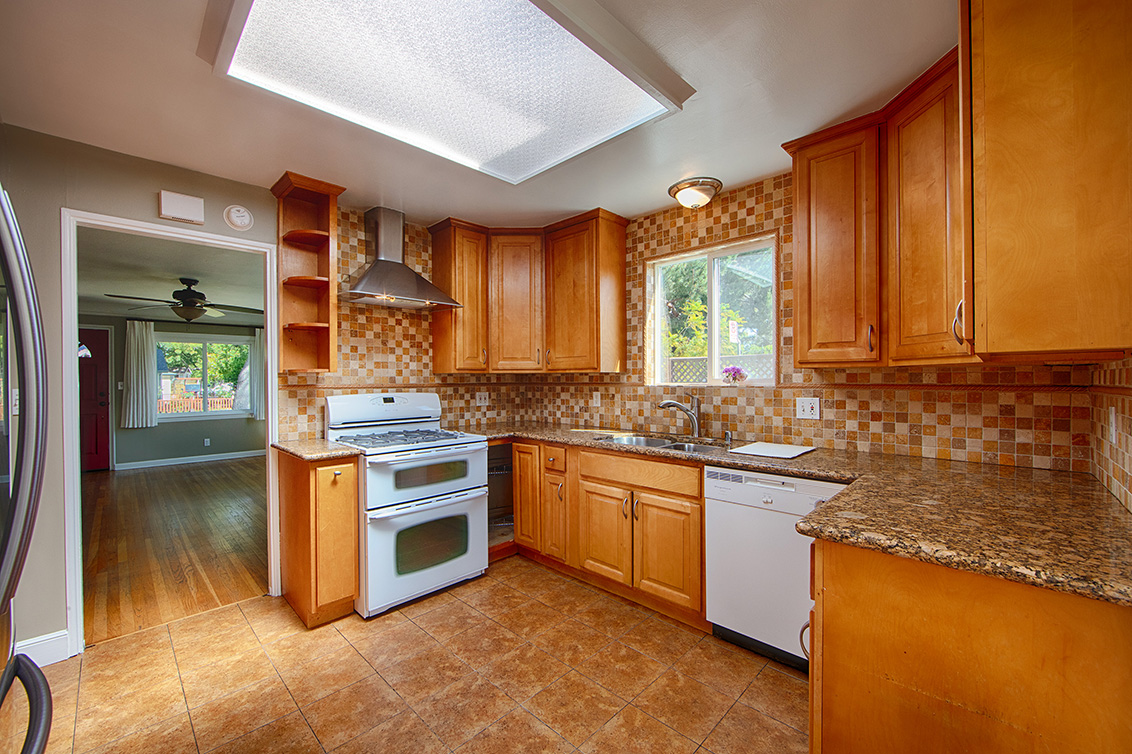 Kitchen (B) Picture - 90 Dexter Ave, Redwood City 94063 Kitchen (B) picture - 90 Dexter Ave, Redwood City 94063
