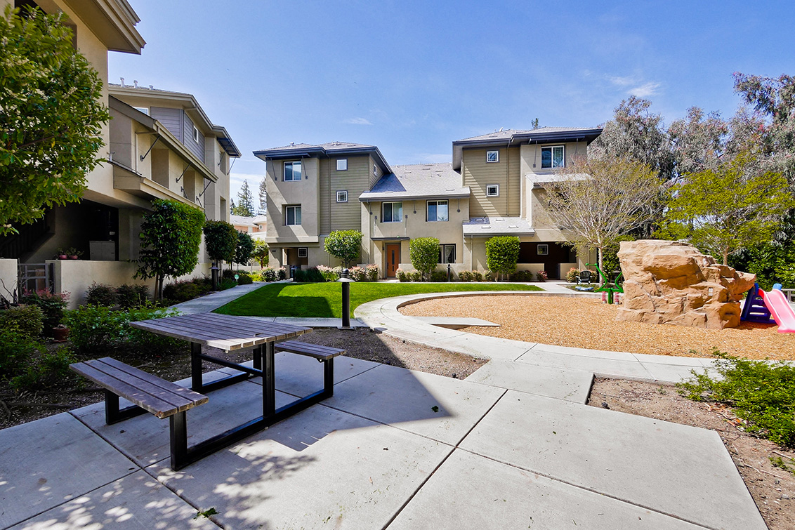 Community (D) picture - 3732 Feather Ln, Palo Alto 94303