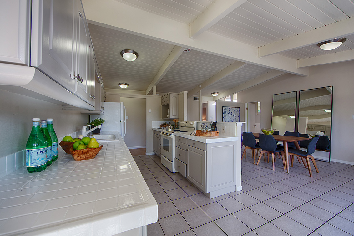 Kitchen (B) picture - 3432 Greer Rd, Palo Alto 94303