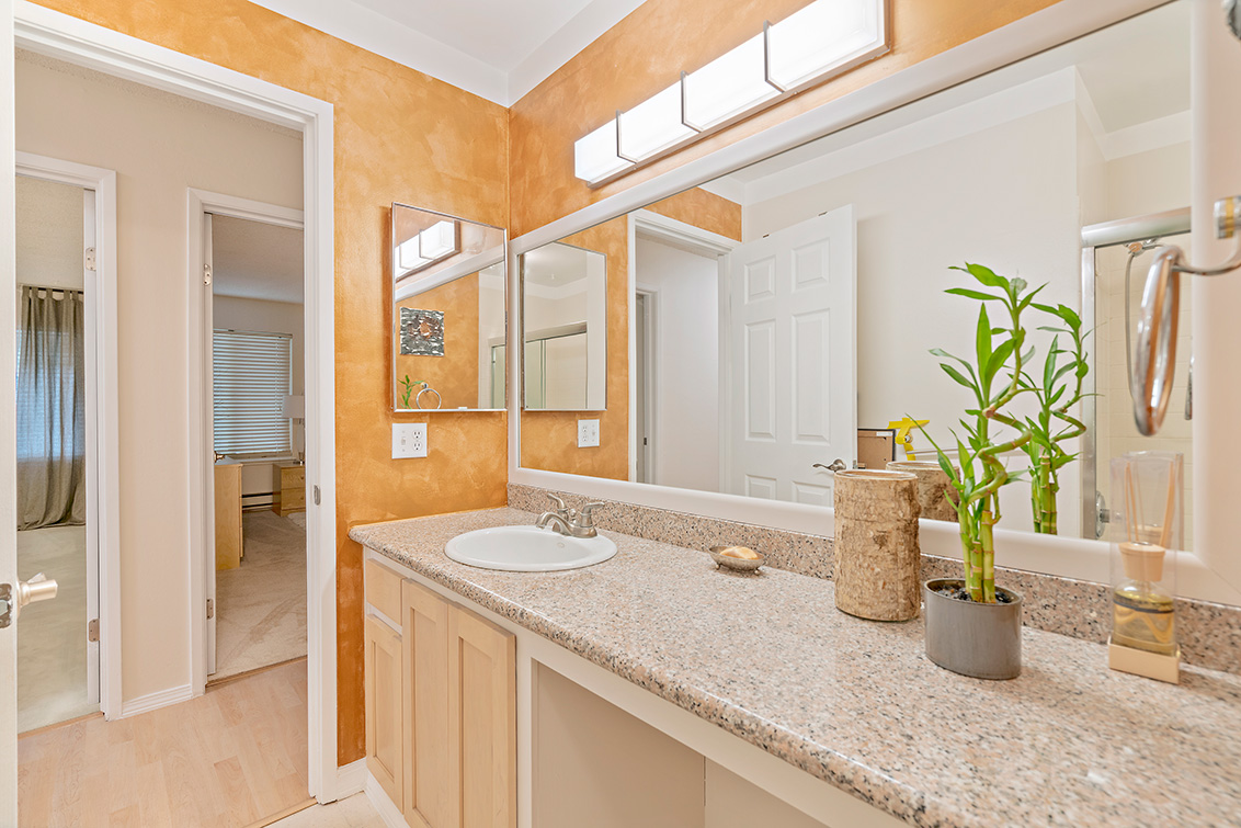 Bathroom 2 (B) picture - 1720 Halford Ave 327, Santa Clara 95051