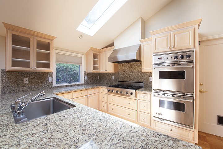 Kitchen (B) picture - 554 Hilbar Ln, Palo Alto 94303