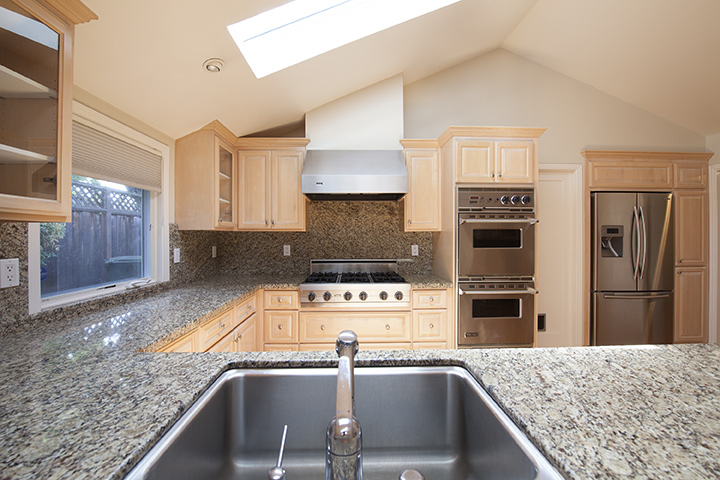 Kitchen (C) picture - 554 Hilbar Ln, Palo Alto 94303