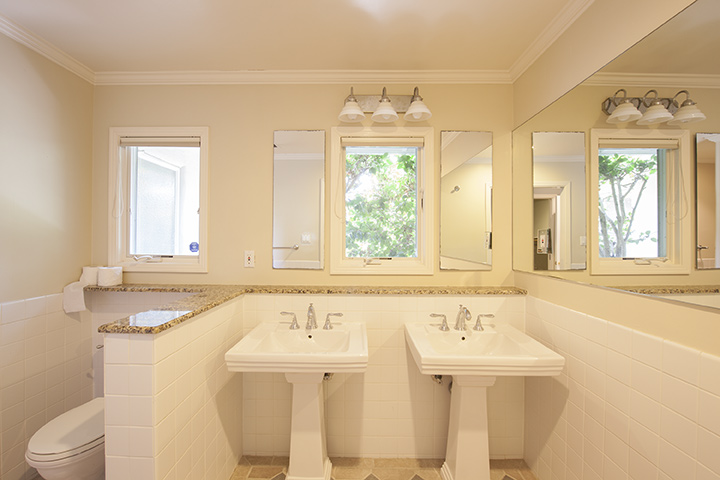 Master Bath (A) picture - 554 Hilbar Ln, Palo Alto 94303