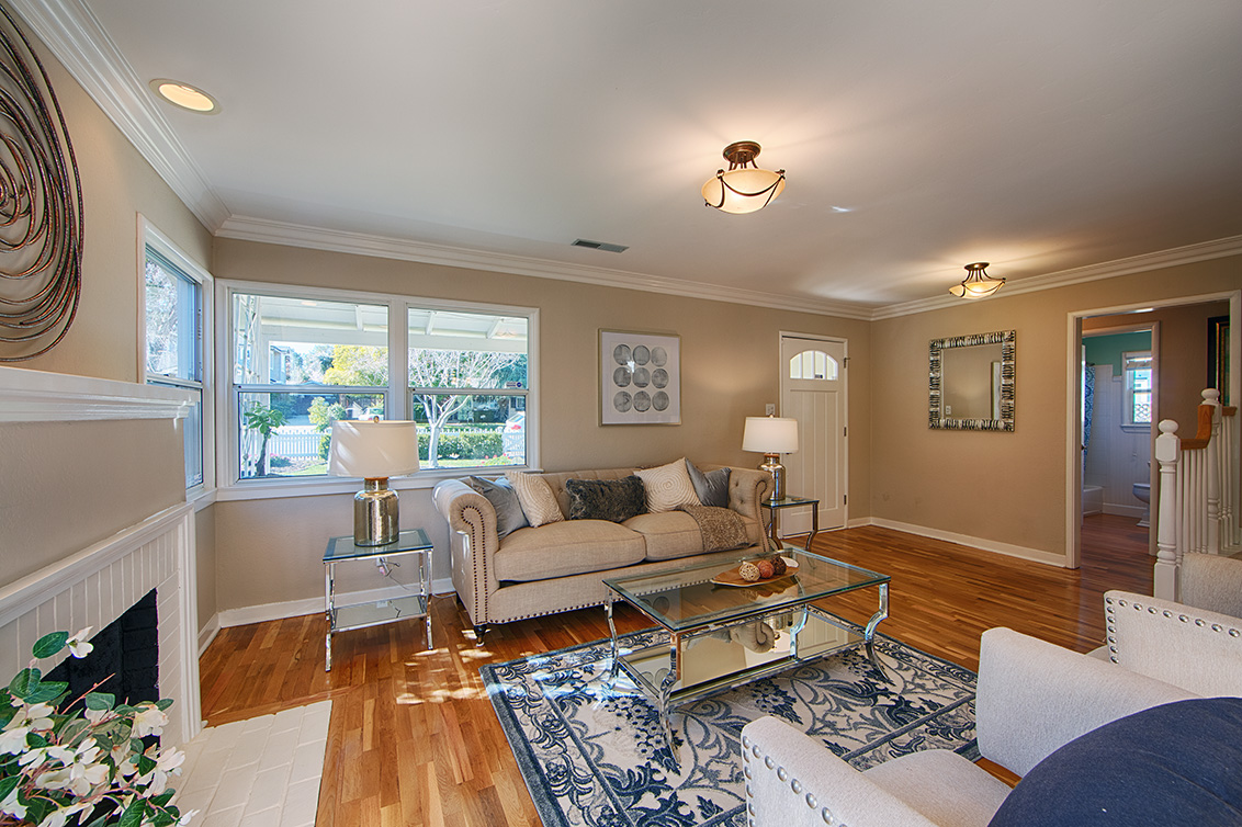 Living Room (C) picture - 15612 Linda Ave, Los Gatos 95032