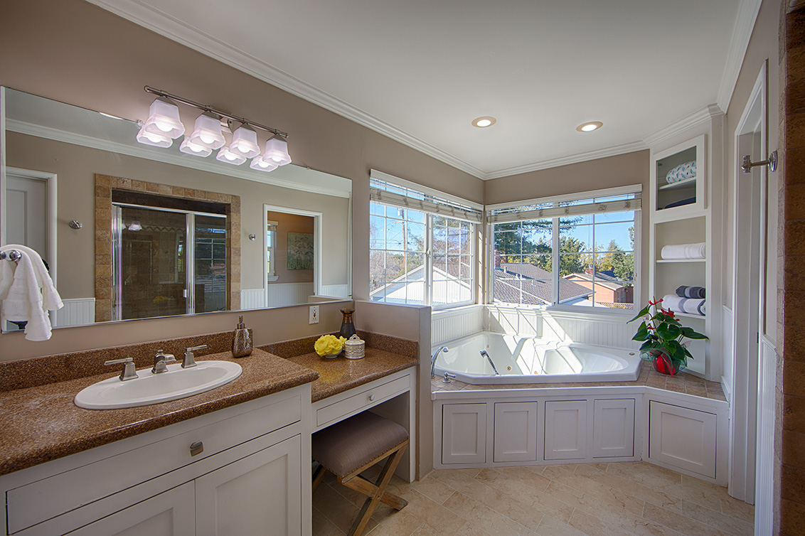 Master Bath (B) picture - 15612 Linda Ave, Los Gatos 95032