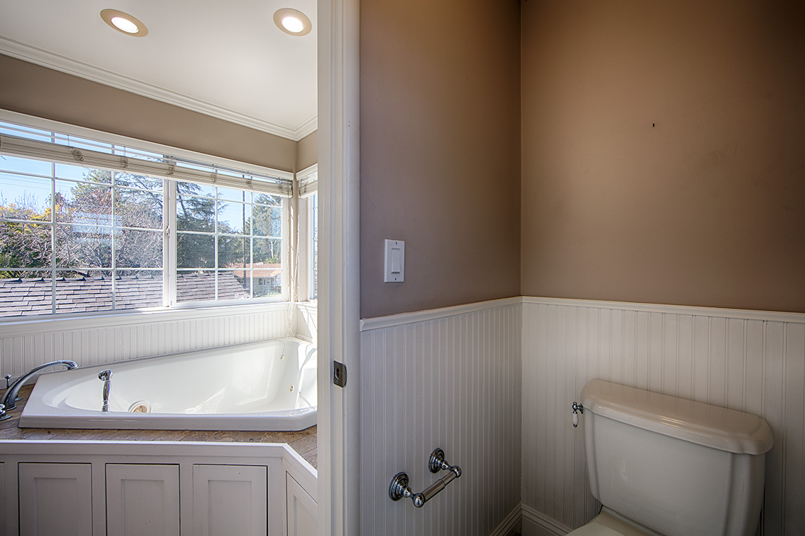 Master Bath (D) picture - 15612 Linda Ave, Los Gatos 95032