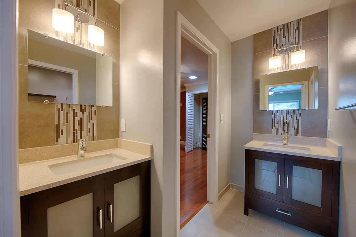 Bathroom 2 (A) picture - 800 Mulberry Ln, Sunnyvale 94087