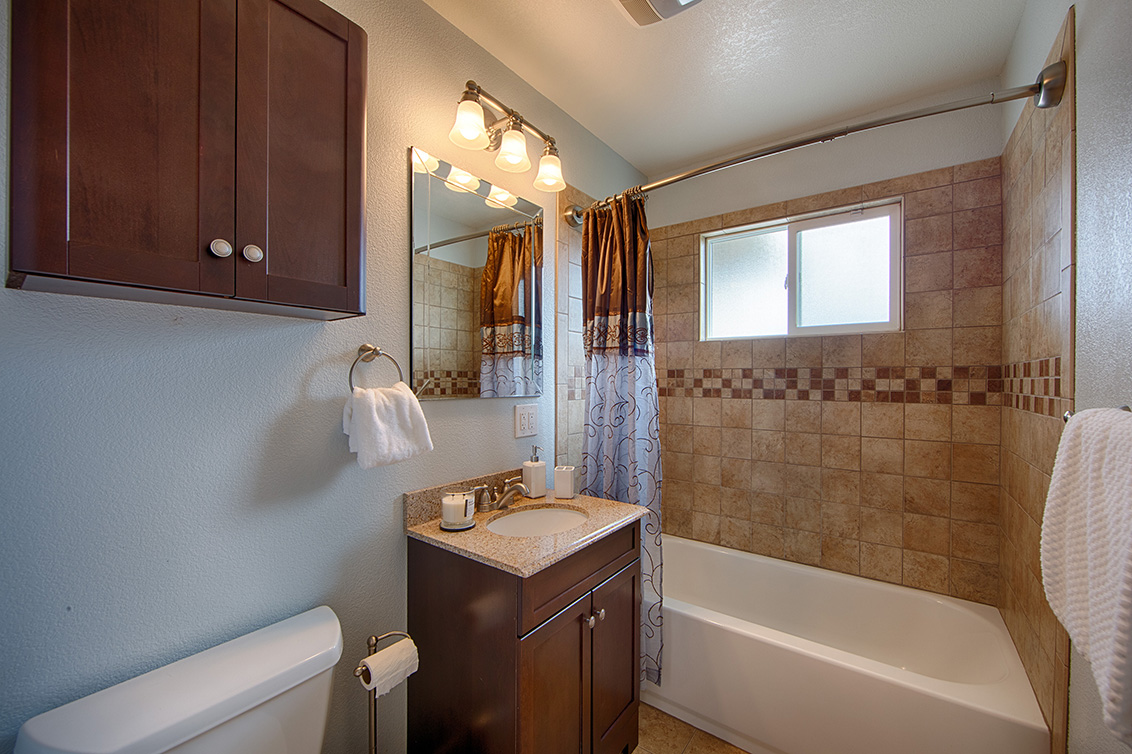 Bathroom 2 (A) picture - 4718 Nicolet Ave, Fremont 94536