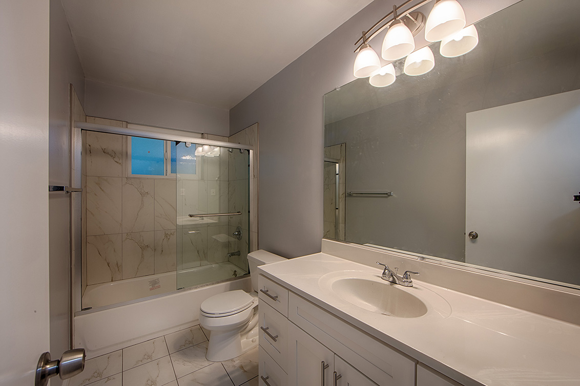 Bathroom (A) Picture - 261 Oak St, Mountain View 94041 Bathroom (A) picture - 261 Oak St, Mountain View 94041