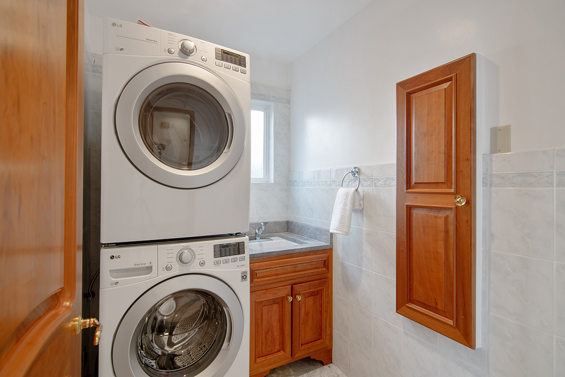 Laundry (A) picture - 83 Orchard Ave, Redwood City 94061
