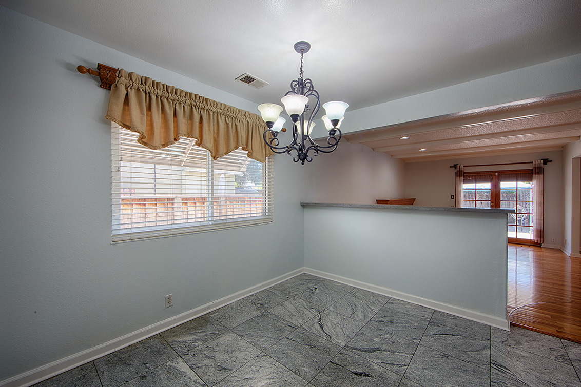 Dining Area (D) Picture - 1723 Queens Crossing Dr, San Jose 95132 Dining Area (D) picture - 1723 Queens Crossing Dr, San Jose 95132
