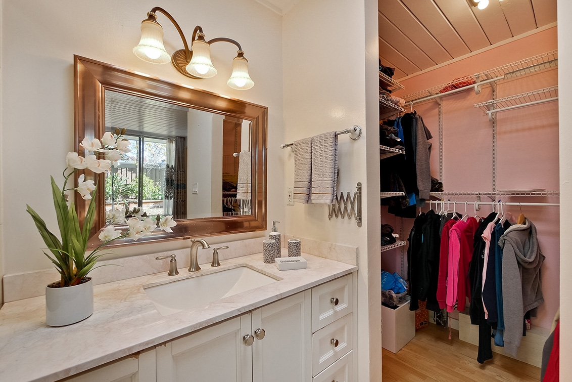 Master Bathroom (B) picture - 1401 S Wolfe Rd, Sunnyvale 94087