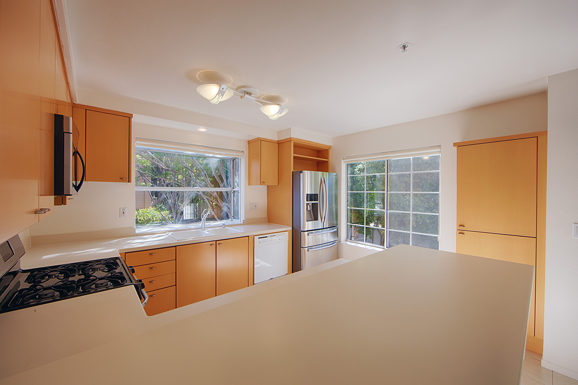 Kitchen (B) picture - 444 San Antonio Rd 9d, Palo Alto 94306