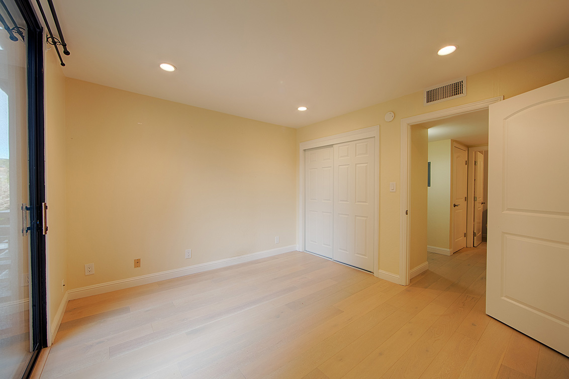 Bedroom 2 (D) picture - 1100 Sharon Park Dr 2, Menlo Park 94025