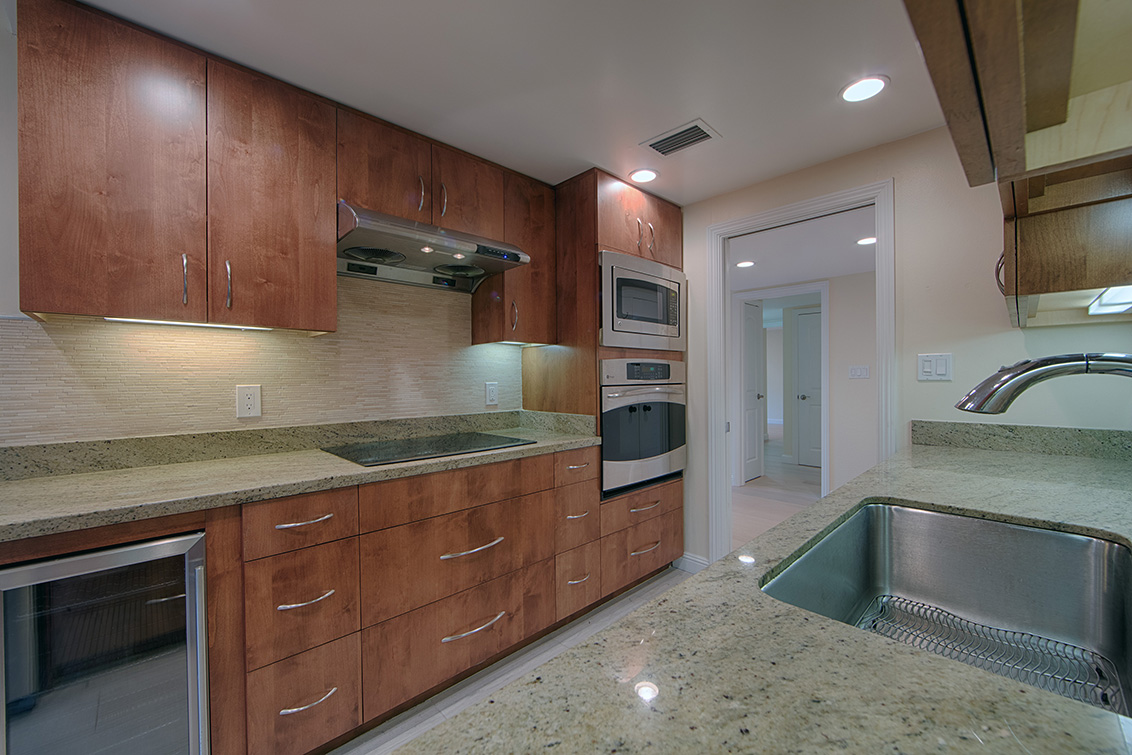 Kitchen (B) picture - 1100 Sharon Park Dr 2, Menlo Park 94025