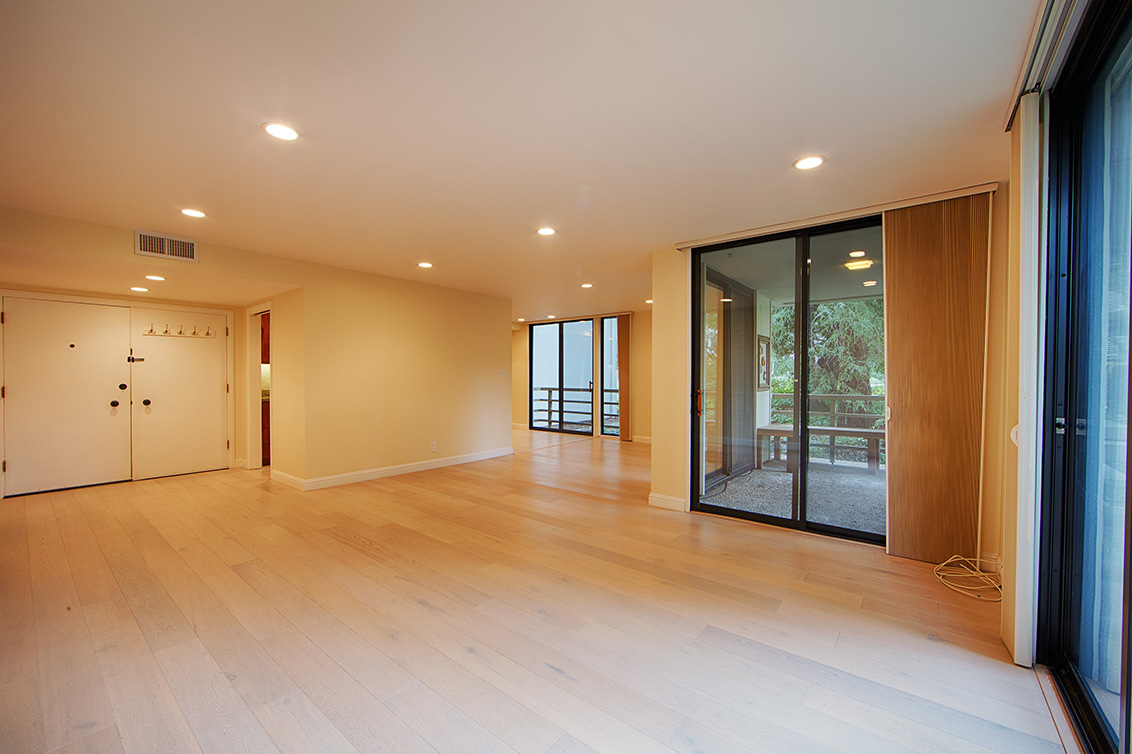 Living Room (C) picture - 1100 Sharon Park Dr 2, Menlo Park 94025