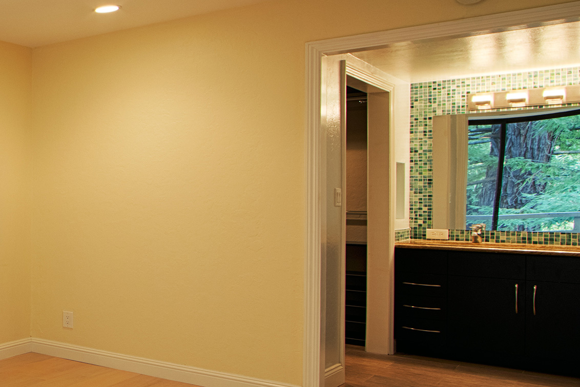 Master Bath (A) picture - 1100 Sharon Park Dr 2, Menlo Park 94025