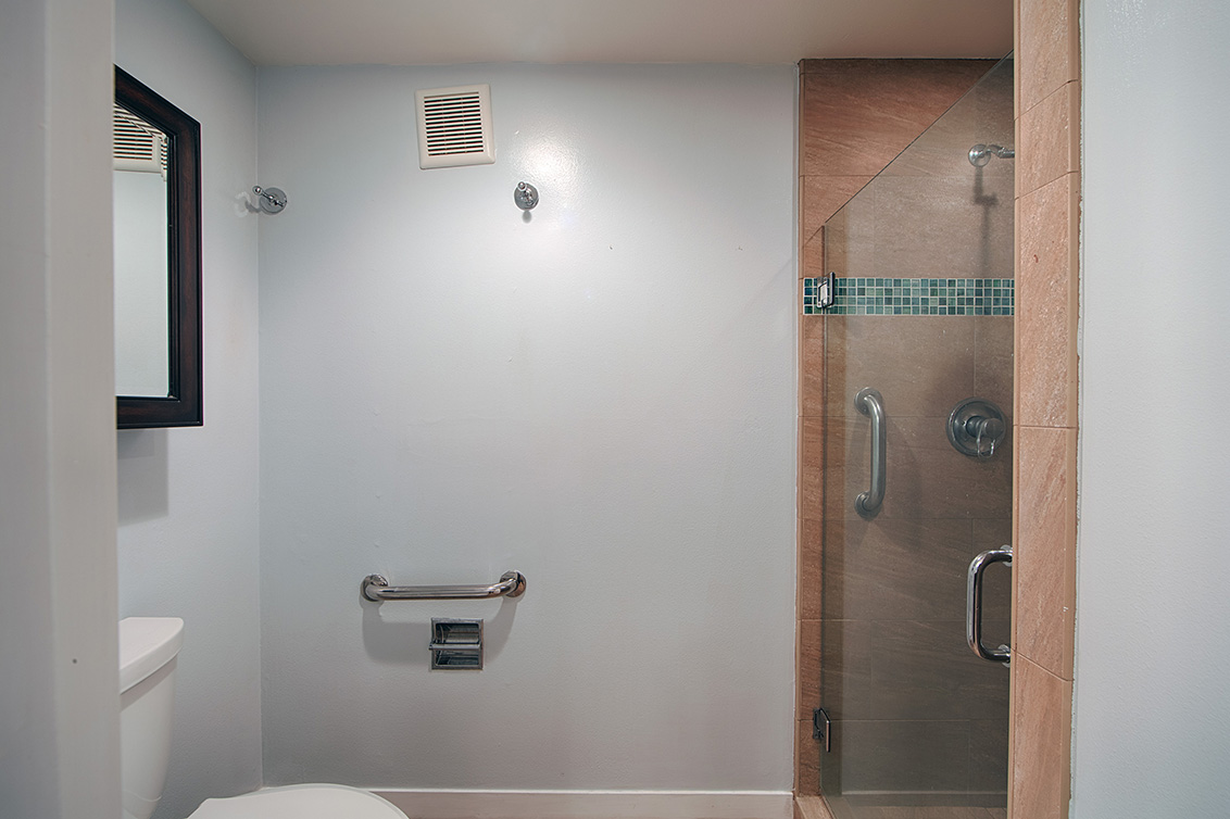 Master Bath (B) picture - 1100 Sharon Park Dr 2, Menlo Park 94025