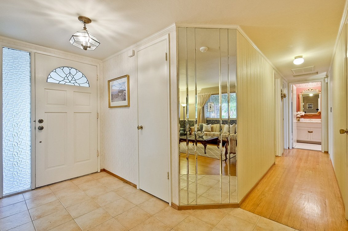 Entrance (B) Picture - 1475 Stone Creek Dr, San Jose 95132 Entrance (B) picture - 1475 Stone Creek Dr, San Jose 95132