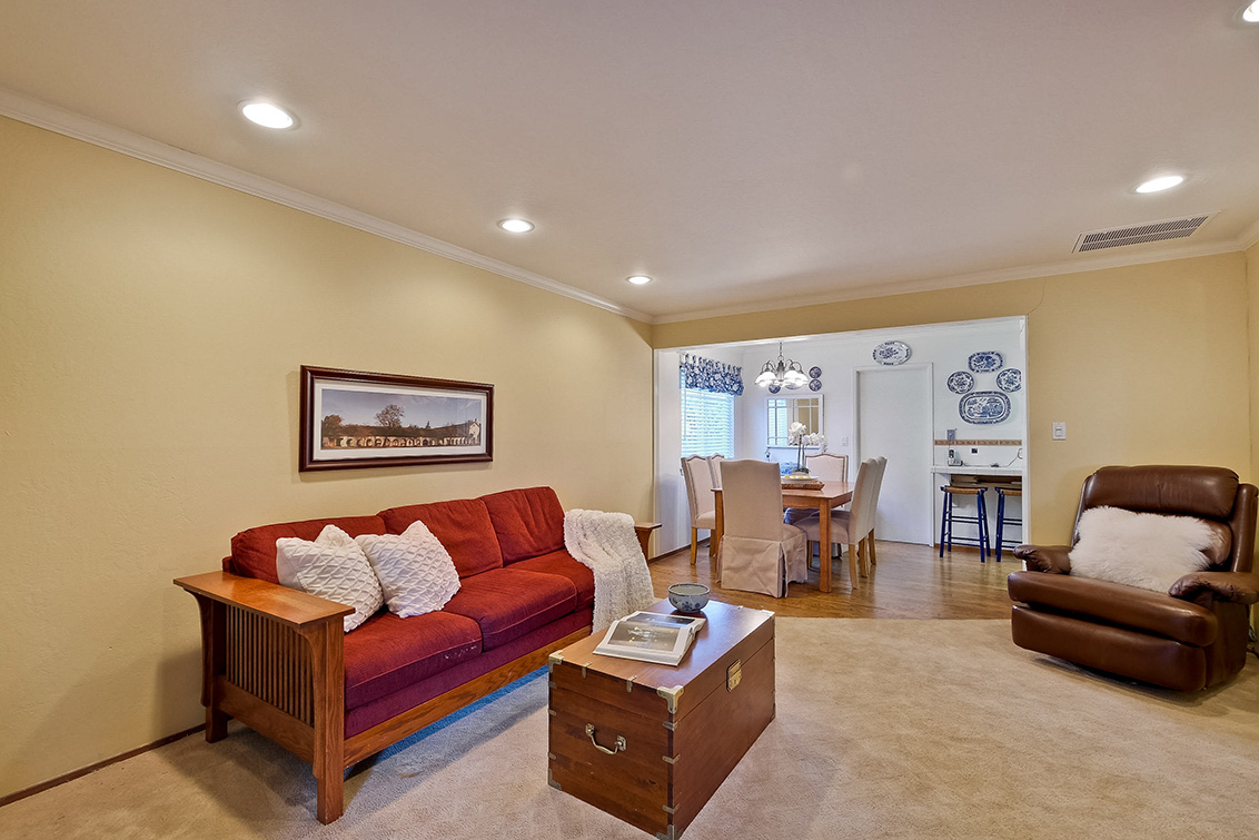 Family Room (E) Picture - 1475 Stone Creek Dr, San Jose 95132 Family Room (E) picture - 1475 Stone Creek Dr, San Jose 95132