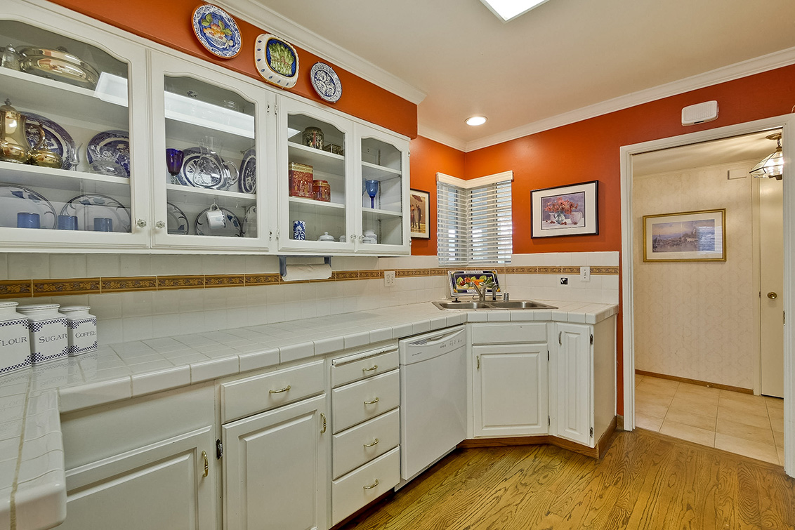 Kitchen (C) picture - 1475 Stone Creek Dr, San Jose 95132