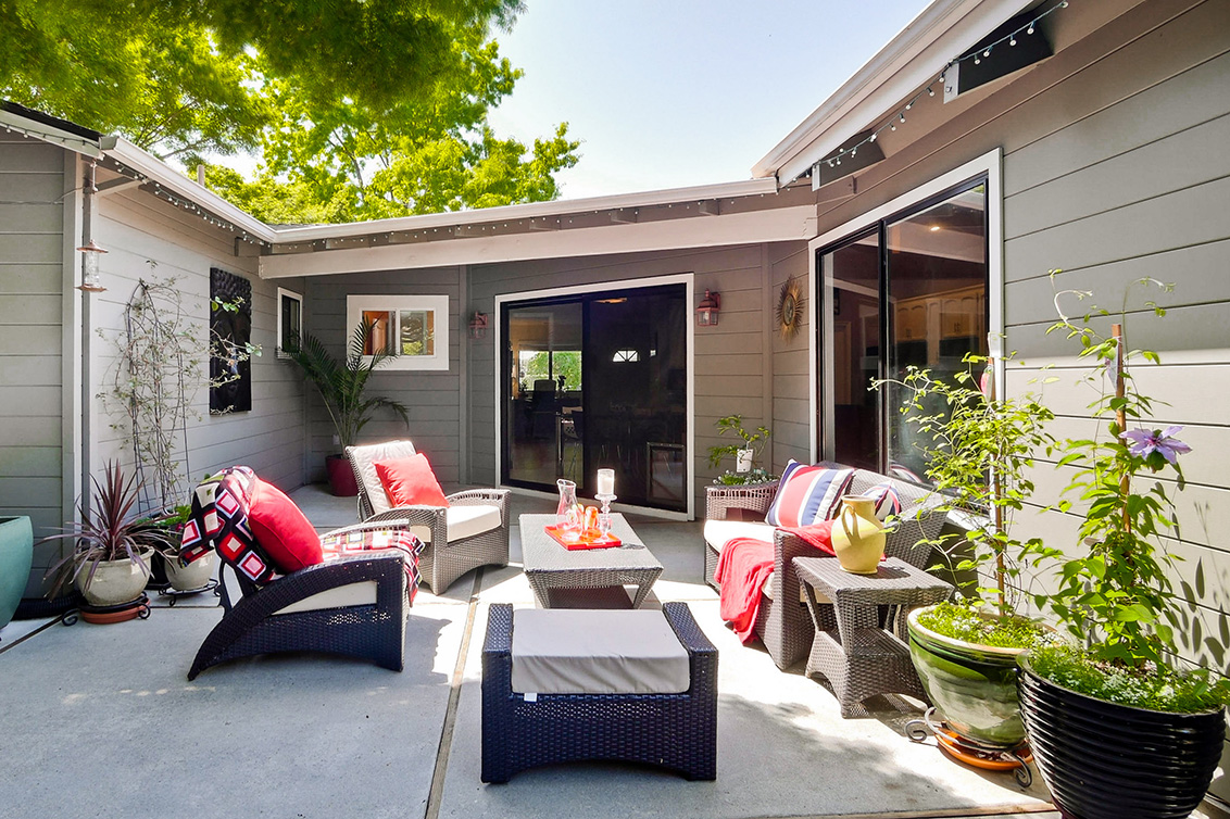 Backyard (G) picture - 4237 Suzanne Dr, Palo Alto 94306