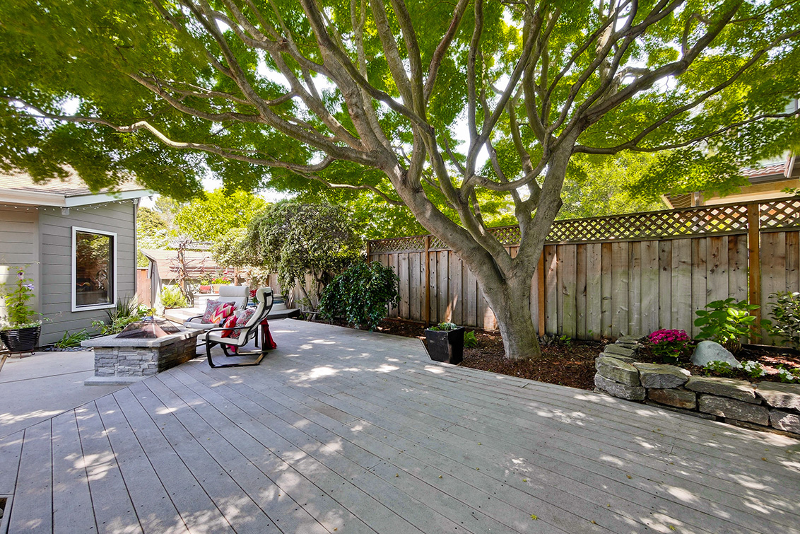 Backyard (I) picture - 4237 Suzanne Dr, Palo Alto 94306
