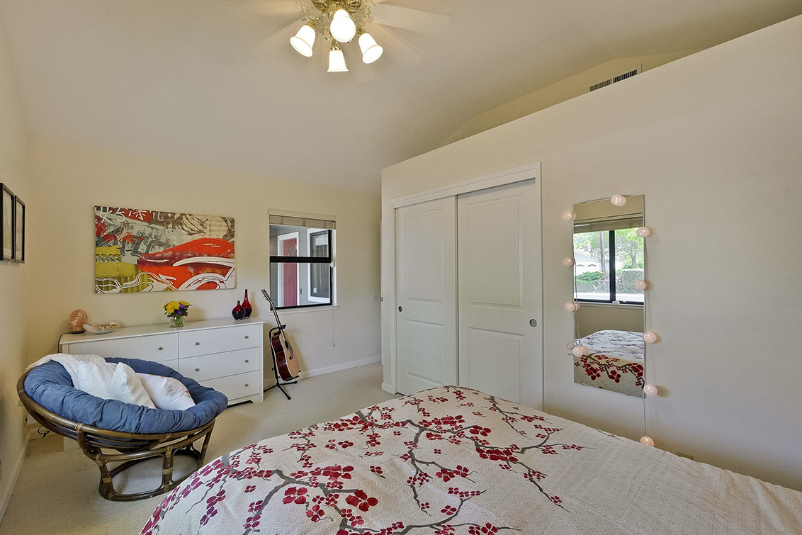 Bedroom 2 (C) picture - 4237 Suzanne Dr, Palo Alto 94306