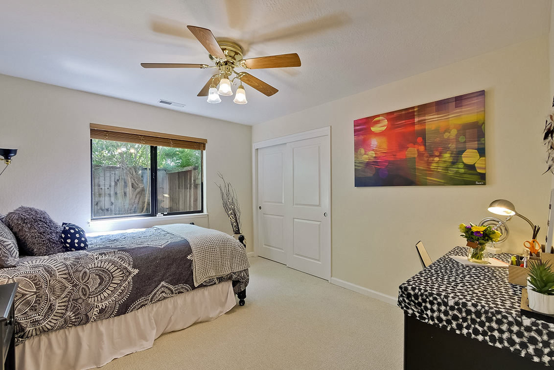 Bedroom 3 (A) picture - 4237 Suzanne Dr, Palo Alto 94306