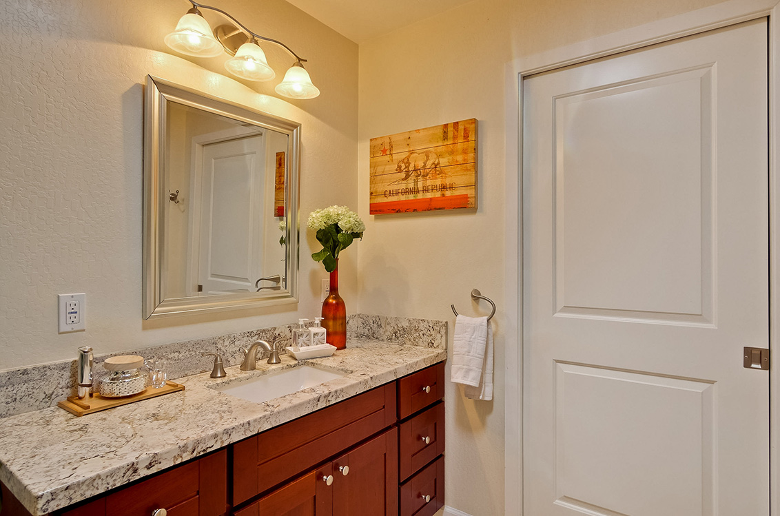 Master Bathroom (C) picture - 4237 Suzanne Dr, Palo Alto 94306