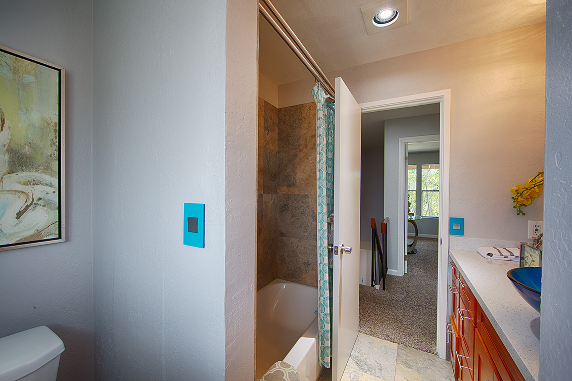 Bathroom (B) picture - 10572 White Fir Ct, Cupertino 95014