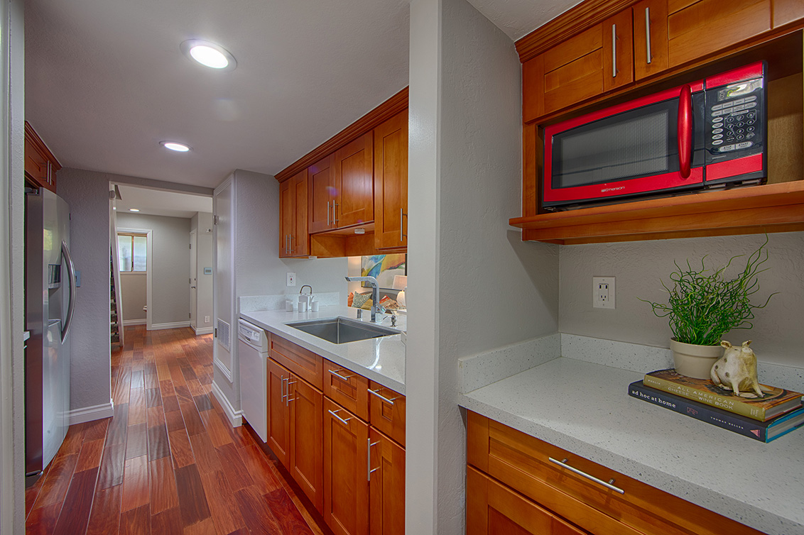 Kitchen (B) picture - 10572 White Fir Ct, Cupertino 95014