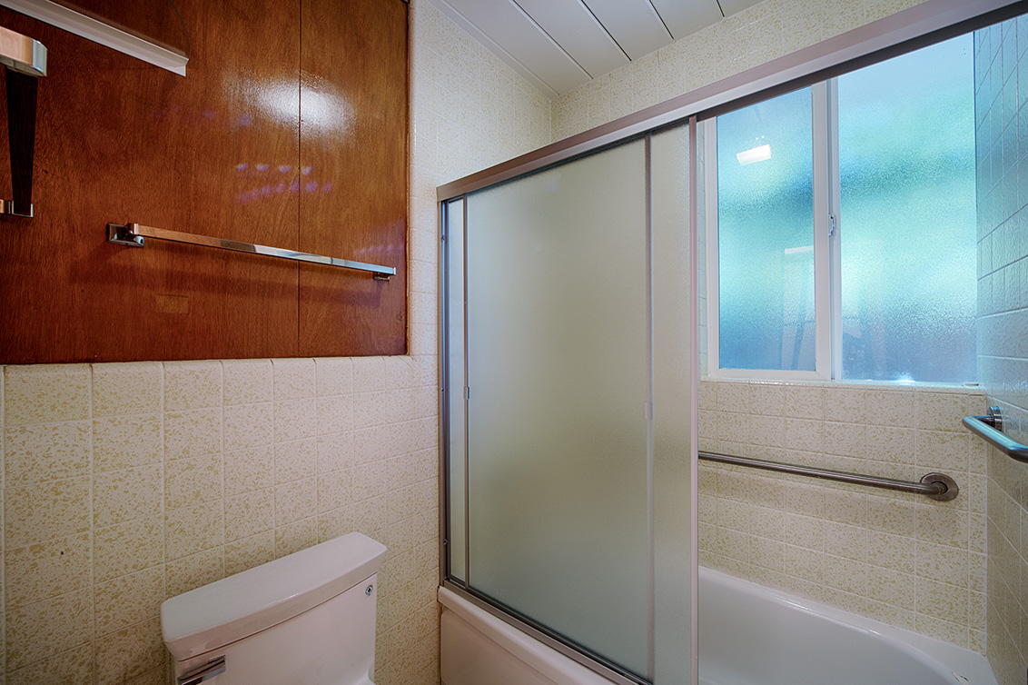 Master Bath (B) picture - 1624 Yorktown Rd, San Mateo 94402