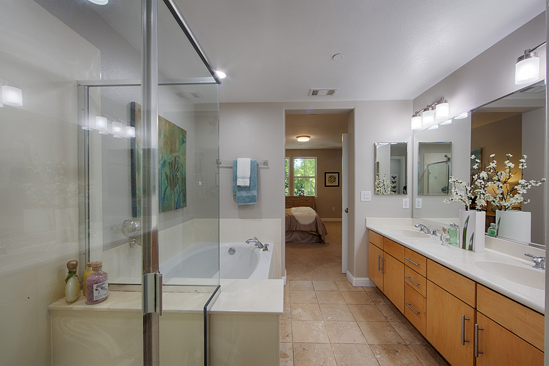 Master Bath (B) picture - 2988 Grassina St 113, San Jose 95136