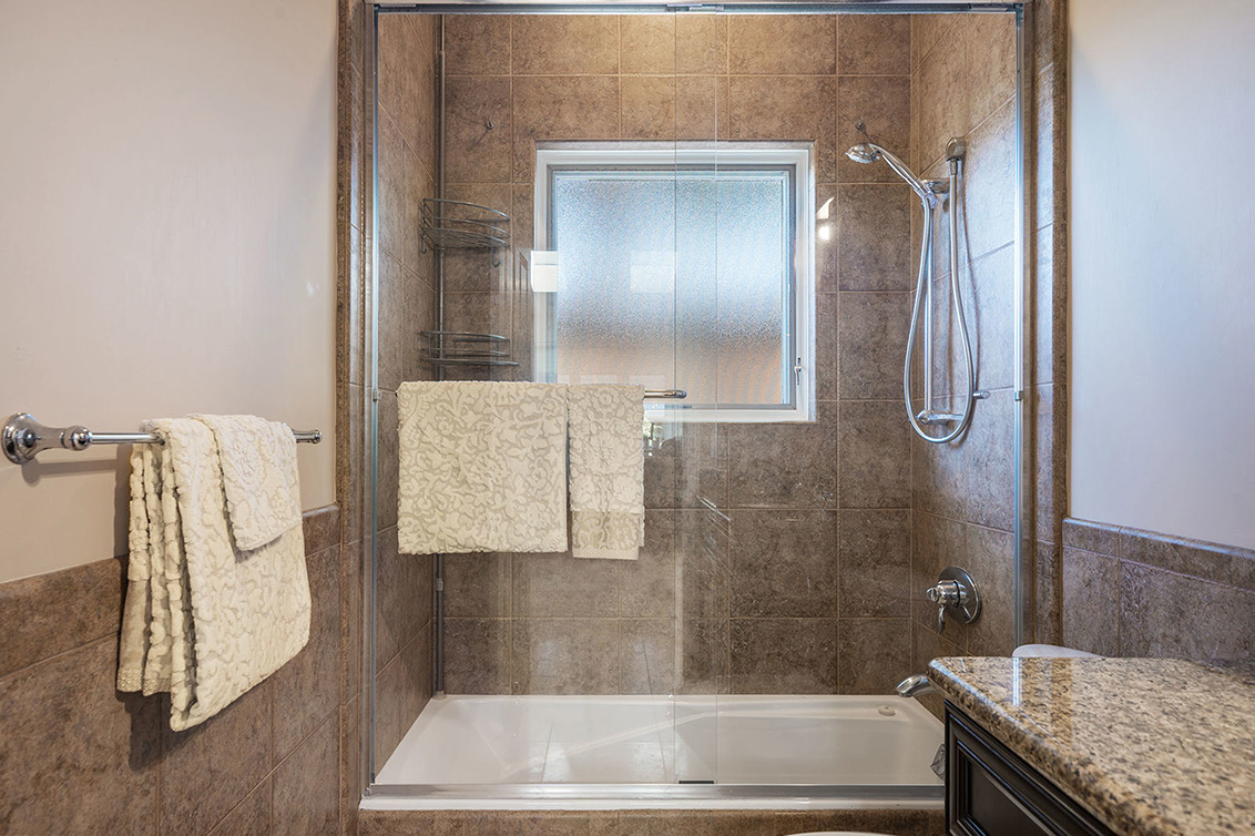 Bathroom 2 (B) Picture - 530 Irven Ct, Palo Alto 94306 Bathroom 2 (B) picture - 530 Irven Ct, Palo Alto 94306