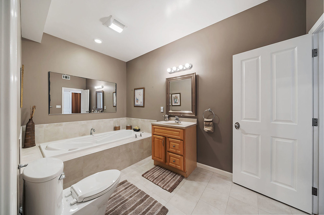 Bathroom 4 (B) Picture - 530 Irven Ct, Palo Alto 94306 Bathroom 4 (B) picture - 530 Irven Ct, Palo Alto 94306