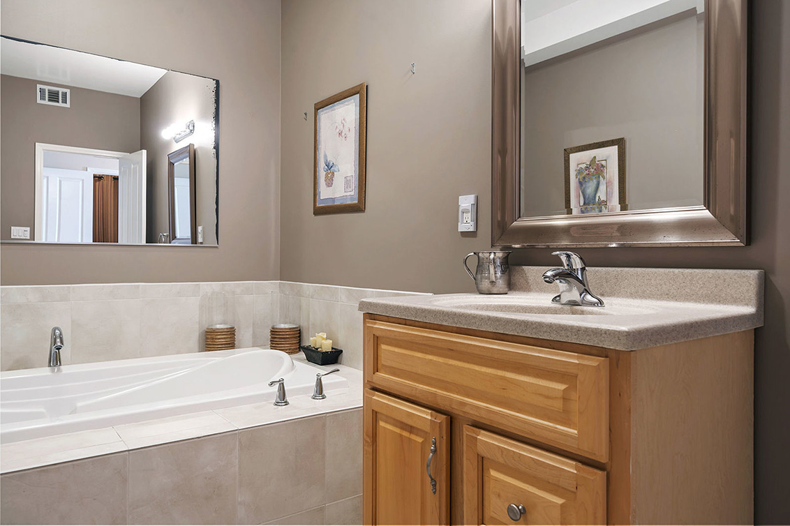 Bathroom 4 (C) Picture - 530 Irven Ct, Palo Alto 94306 Bathroom 4 (C) picture - 530 Irven Ct, Palo Alto 94306