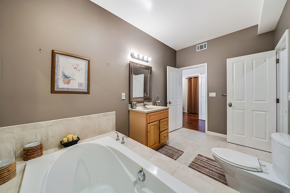 Bathroom 4 (D) Picture - 530 Irven Ct, Palo Alto 94306 Bathroom 4 (D) picture - 530 Irven Ct, Palo Alto 94306