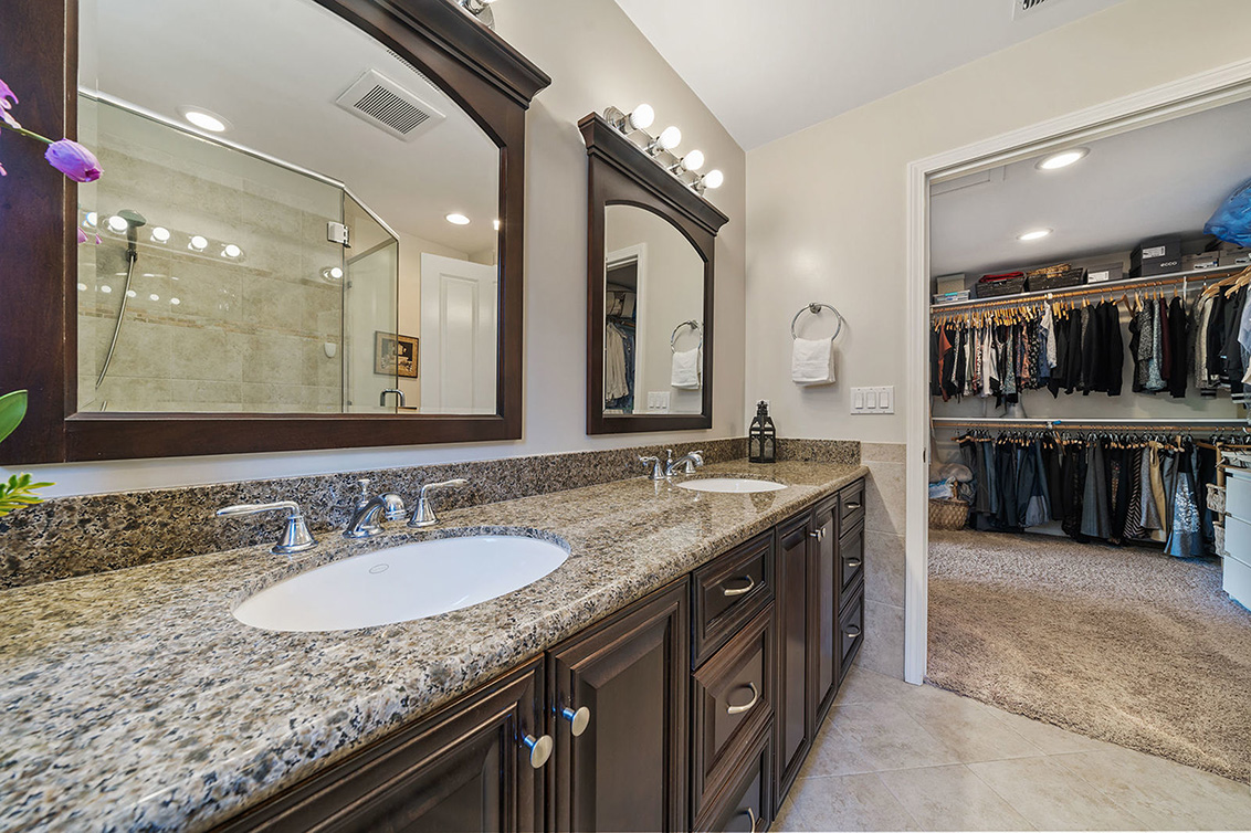 Master Bath (D) Picture - 530 Irven Ct, Palo Alto 94306 Master Bath (D) picture - 530 Irven Ct, Palo Alto 94306