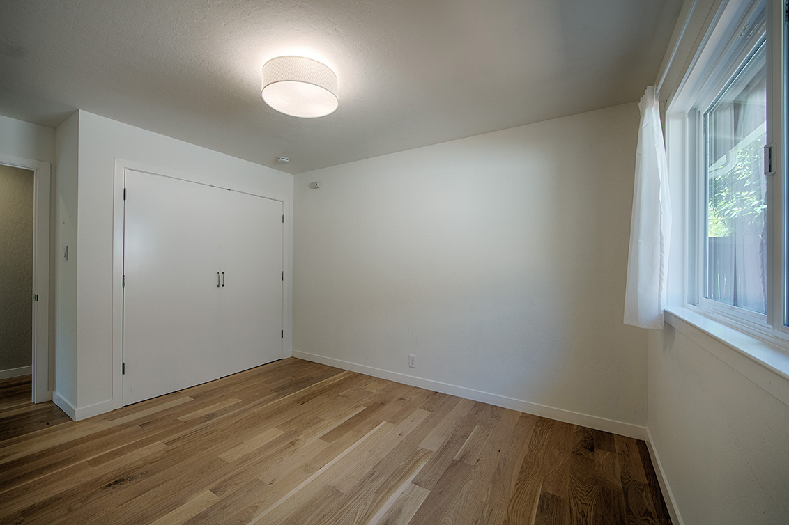 Bedroom 3 (D) picture - 136 Lyndhurst Ave, San Carlos 94070